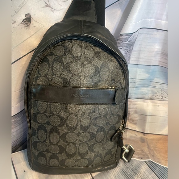 Coach Charles Pack in Signature Jacquard F54787 in GUC - Picture 1 of 11